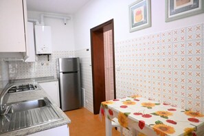 Frigorífico y horno