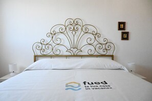 2 bedrooms, bed sheets