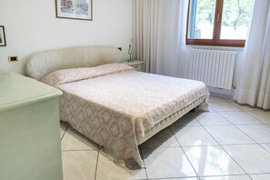 4 室のベッドルーム、ベッドシーツ