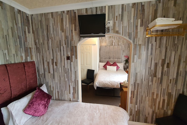 Family Room | Egyptian cotton sheets, premium bedding, free WiFi, bed sheets