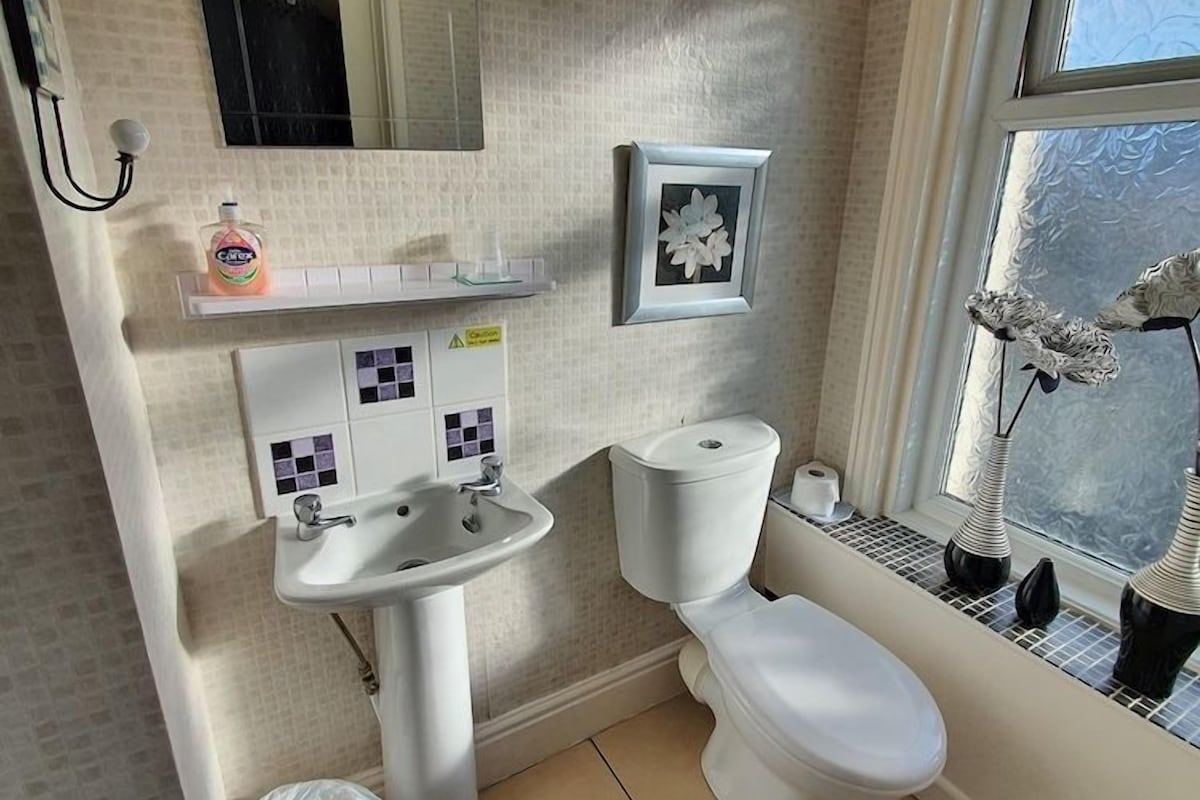 Bathroom | Hair dryer, towels