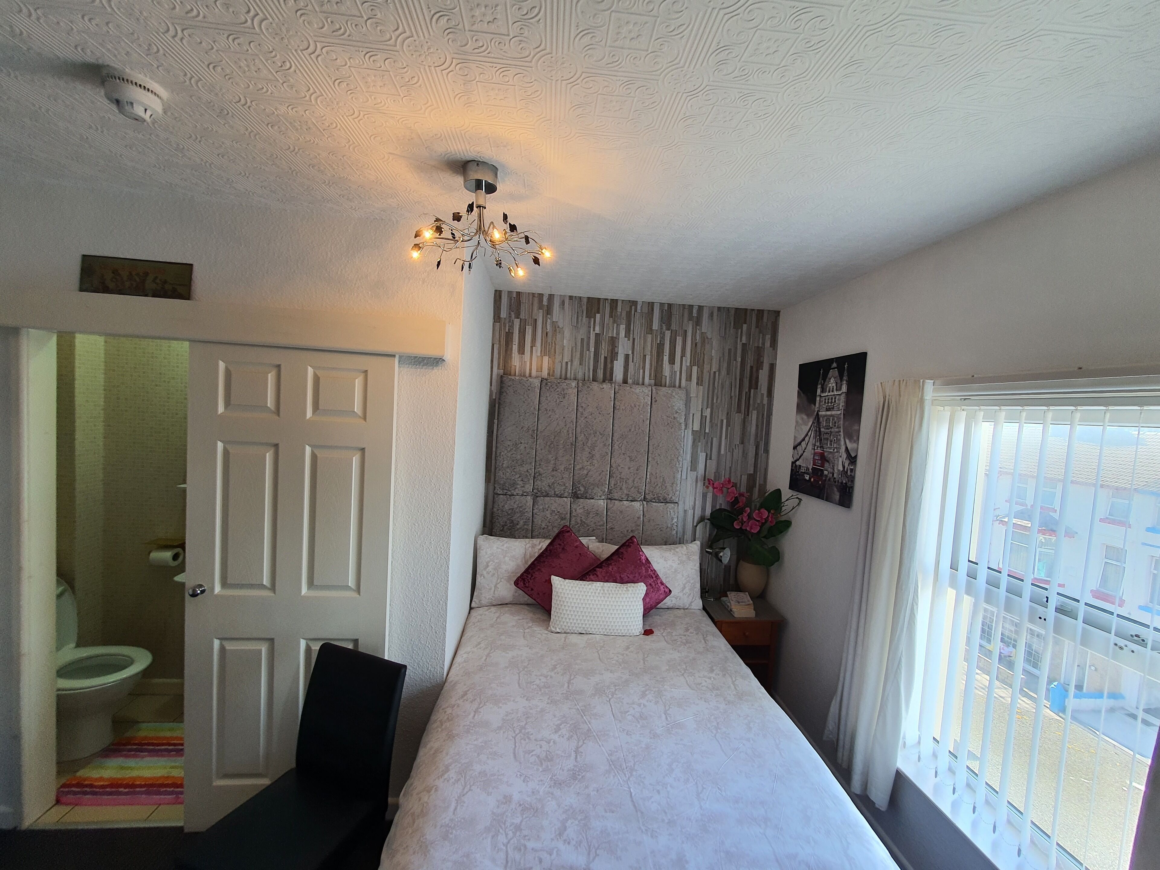 Sábanas de algodón egipcio, ropa de cama de alta calidad y wifi gratis 