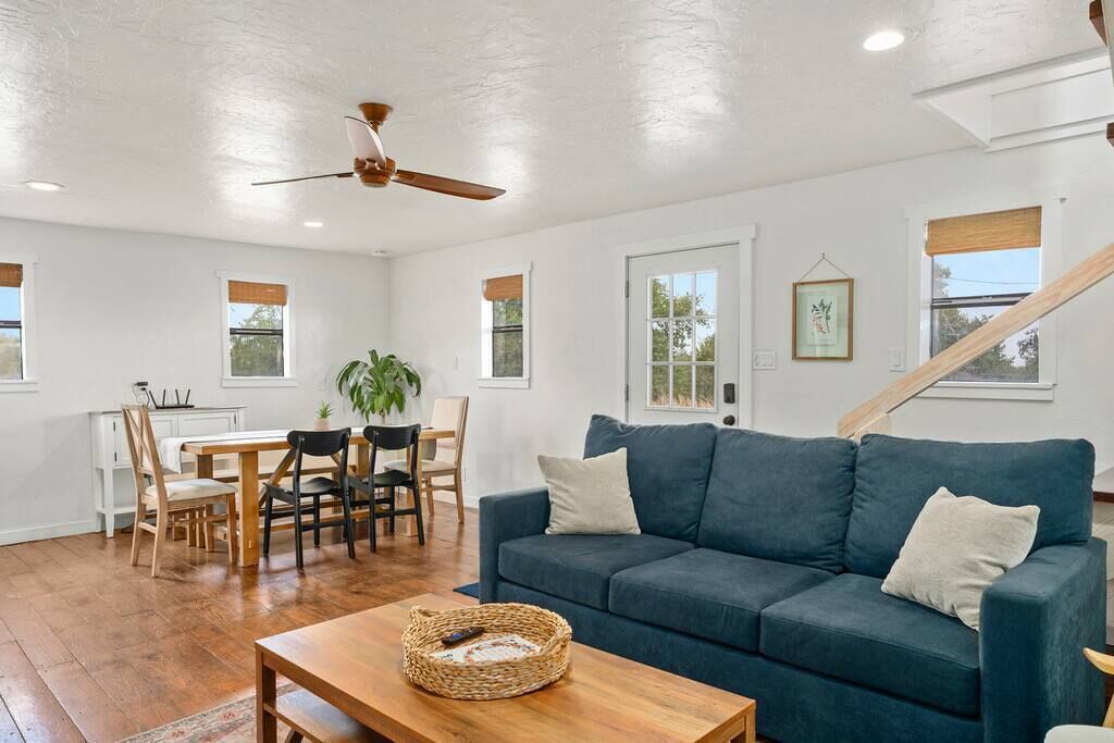 TV, caminetto, studio