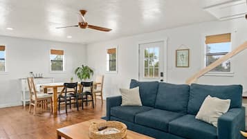 TV, caminetto, studio