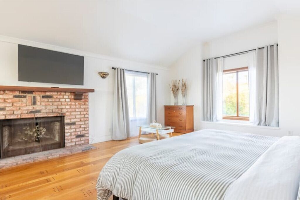 Malibu Romantic Guest Suite