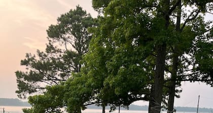 Water Front Home with Private Dock on Bond Creek