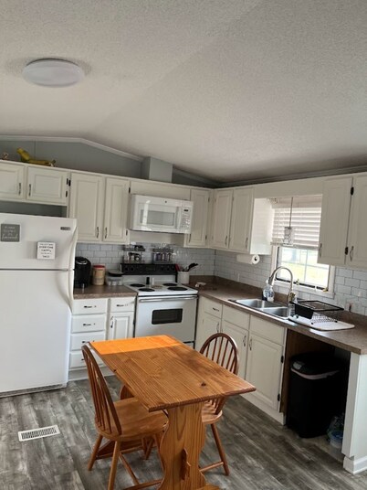 Water Front Home with Private Dock on Bond Creek