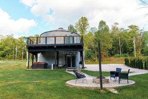 Exterior - Restored Grain Bin with Hot Tub, King Bed, Vending Machine. Dog-friendly! (Rockbridge)