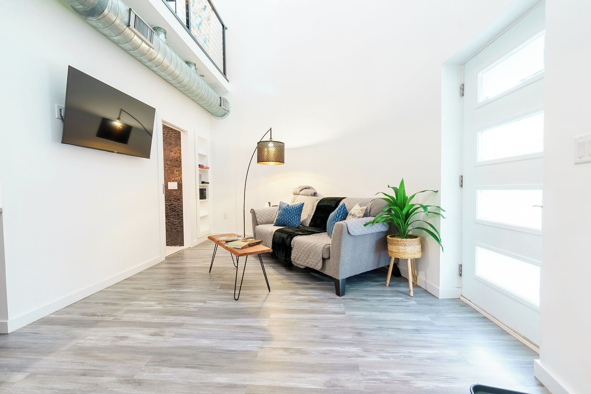 Smart TV, DVD player, video library, stereo