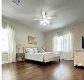 3 bedrooms, iron/ironing board, free WiFi, bed sheets