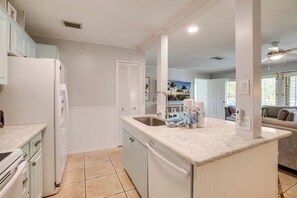Kitchen - Simpatico (Anna Maria)