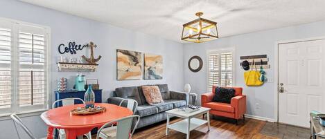 Una Smart TV, libros