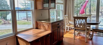 Lake Buel Waterfront: with Sparkling Views, Fire Pit and Kayaks!