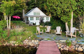 Terrace/patio - Lake Buel Waterfront: with Sparkling Views, Fire Pit and Kayaks! (Monterey)