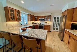 Fridge, microwave, oven, stovetop - Close to Catamount Ski, Mini Gym, Pool, Big Views! (Egremont)