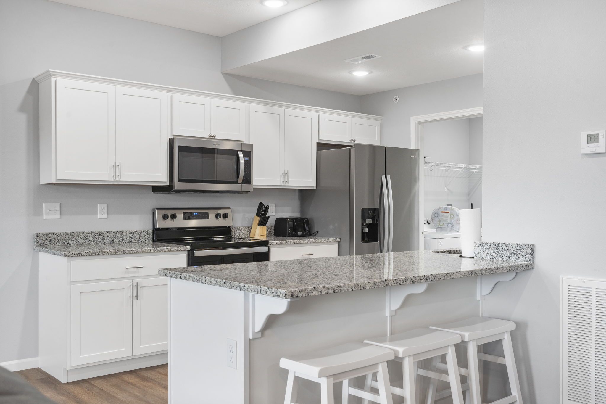 Hot Tub, Near Silver Dollar City, Golf Course, Bright Floorplan