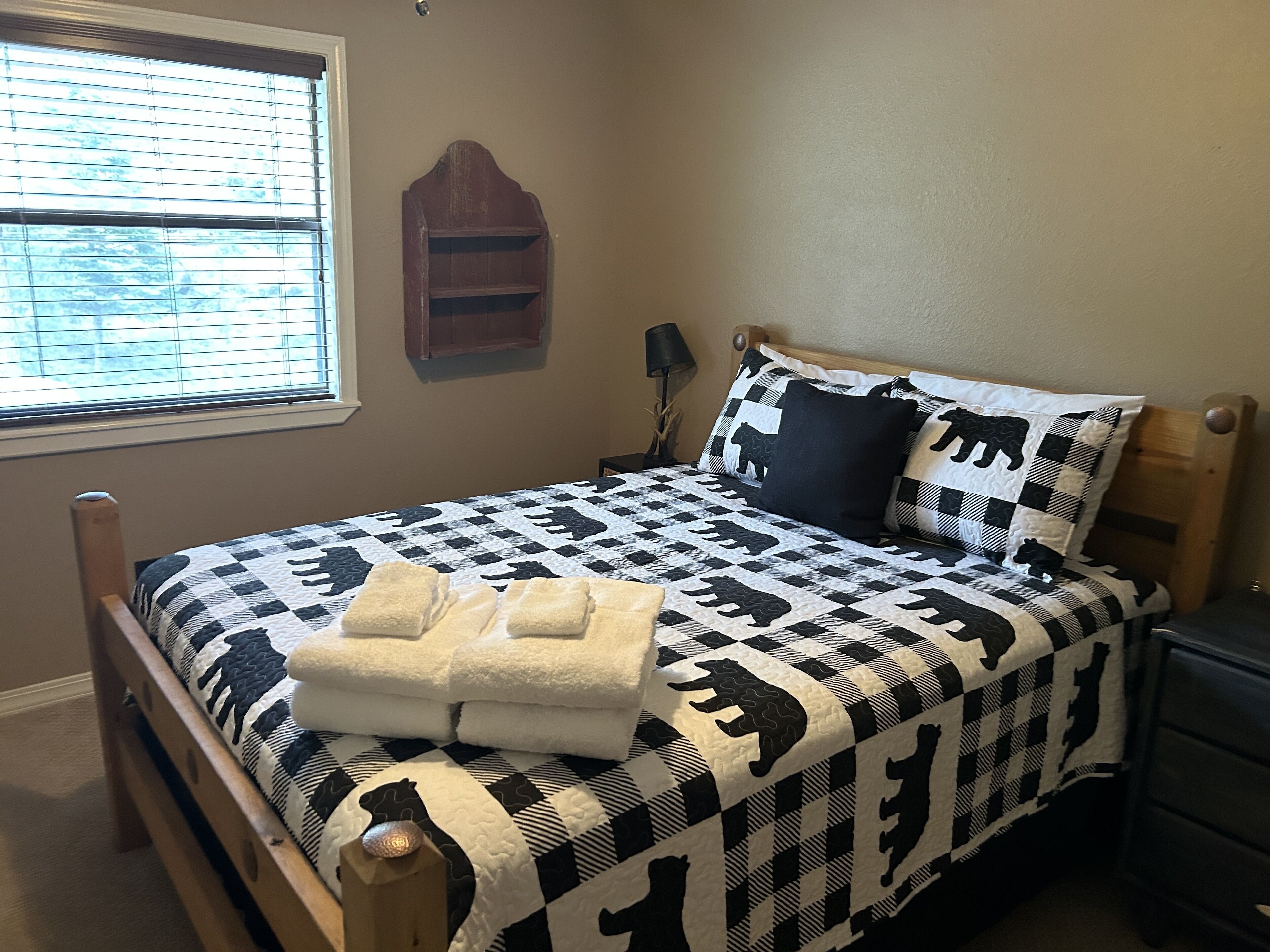 Hillside  cabin in Black Forest of upper canyon