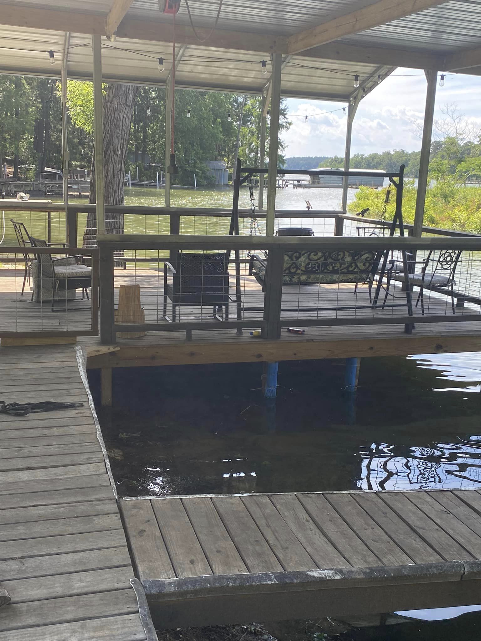 Waterfront, boat dock fire pit. WEEKDAY SPECIAL