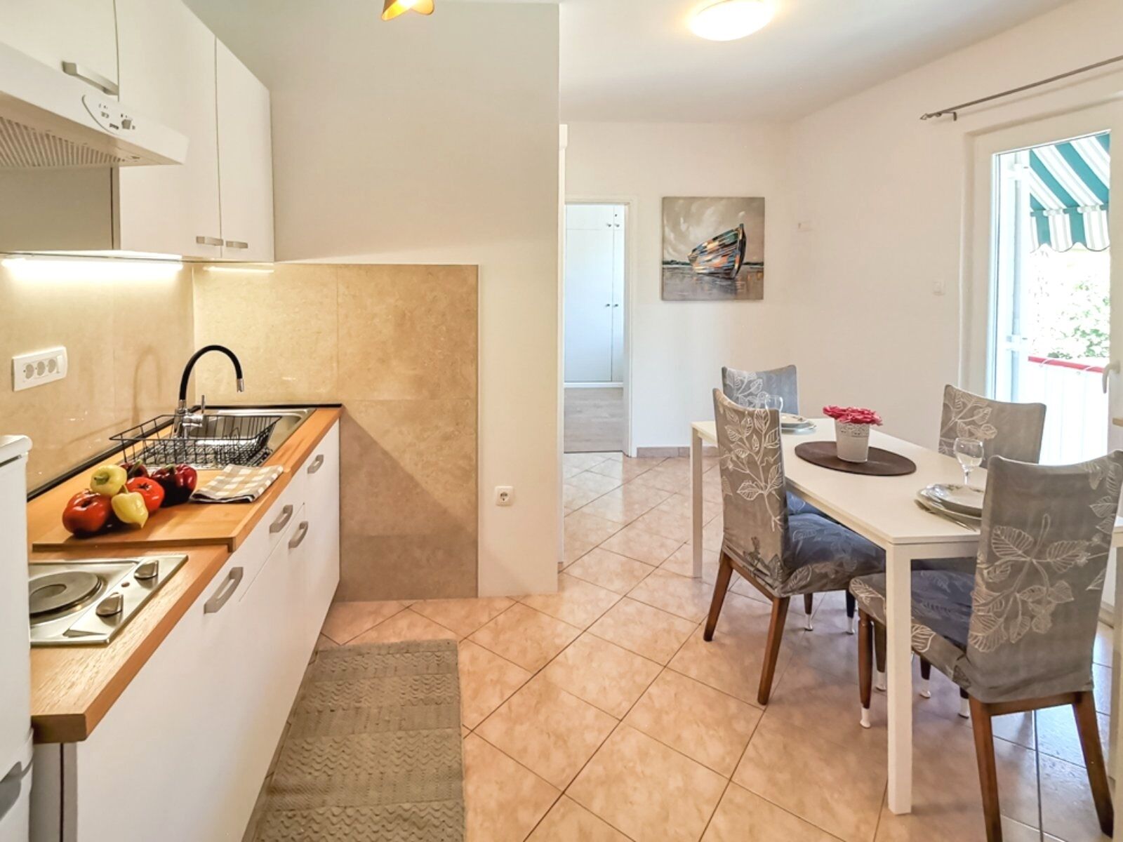 Kaffetrakter/tekoker, brødrister og kjøkkenutstyr