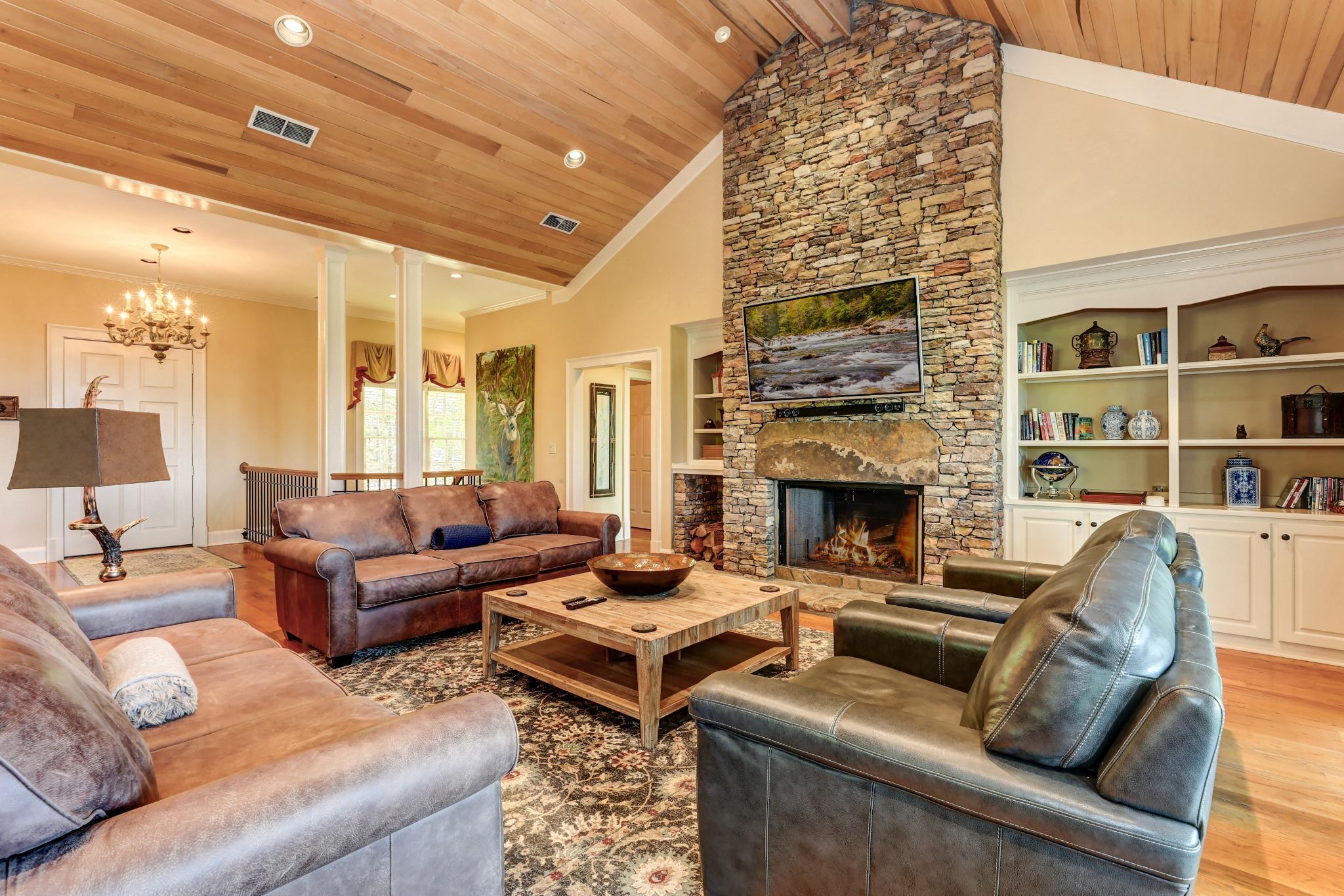 Chasing Chipmunks - Sweeping mountain views and community amenities!