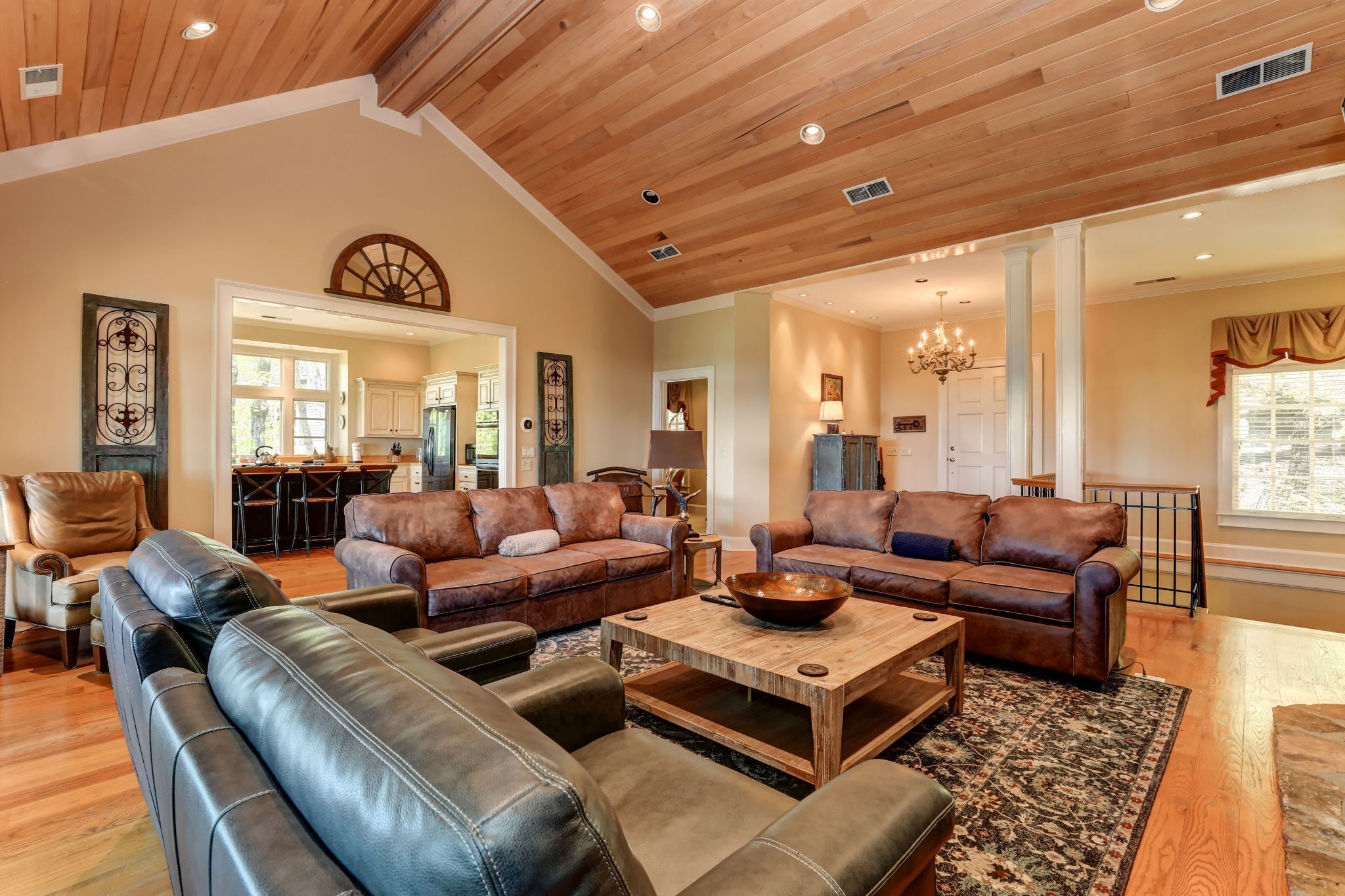 Chasing Chipmunks - Sweeping mountain views and community amenities!