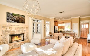 Smart TV, fireplace, ping pong - Beautiful mountain views in Big Canoe - Camp Paws (Jasper)