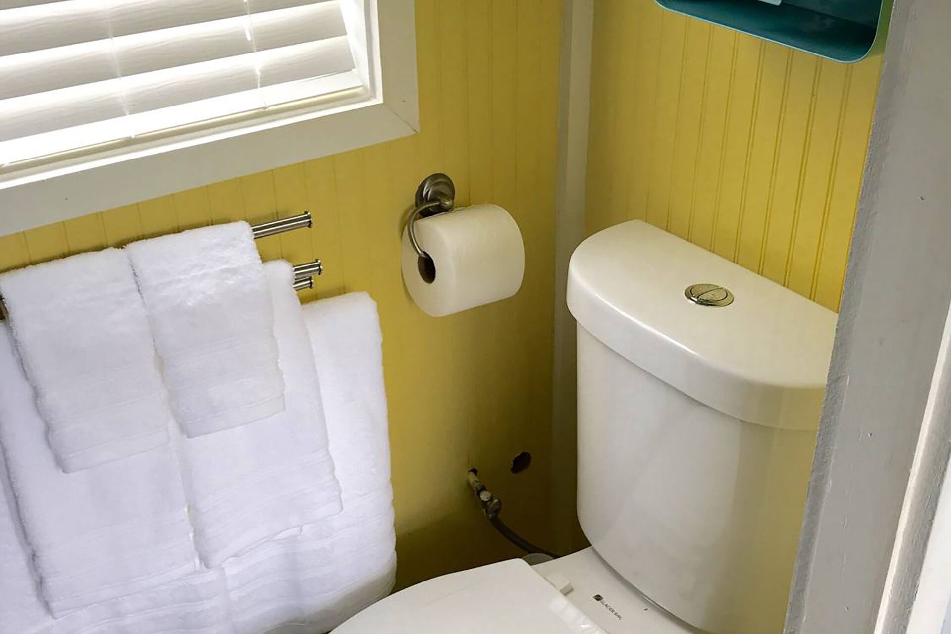 Driftwood Tiny Home! Walk to Beach!