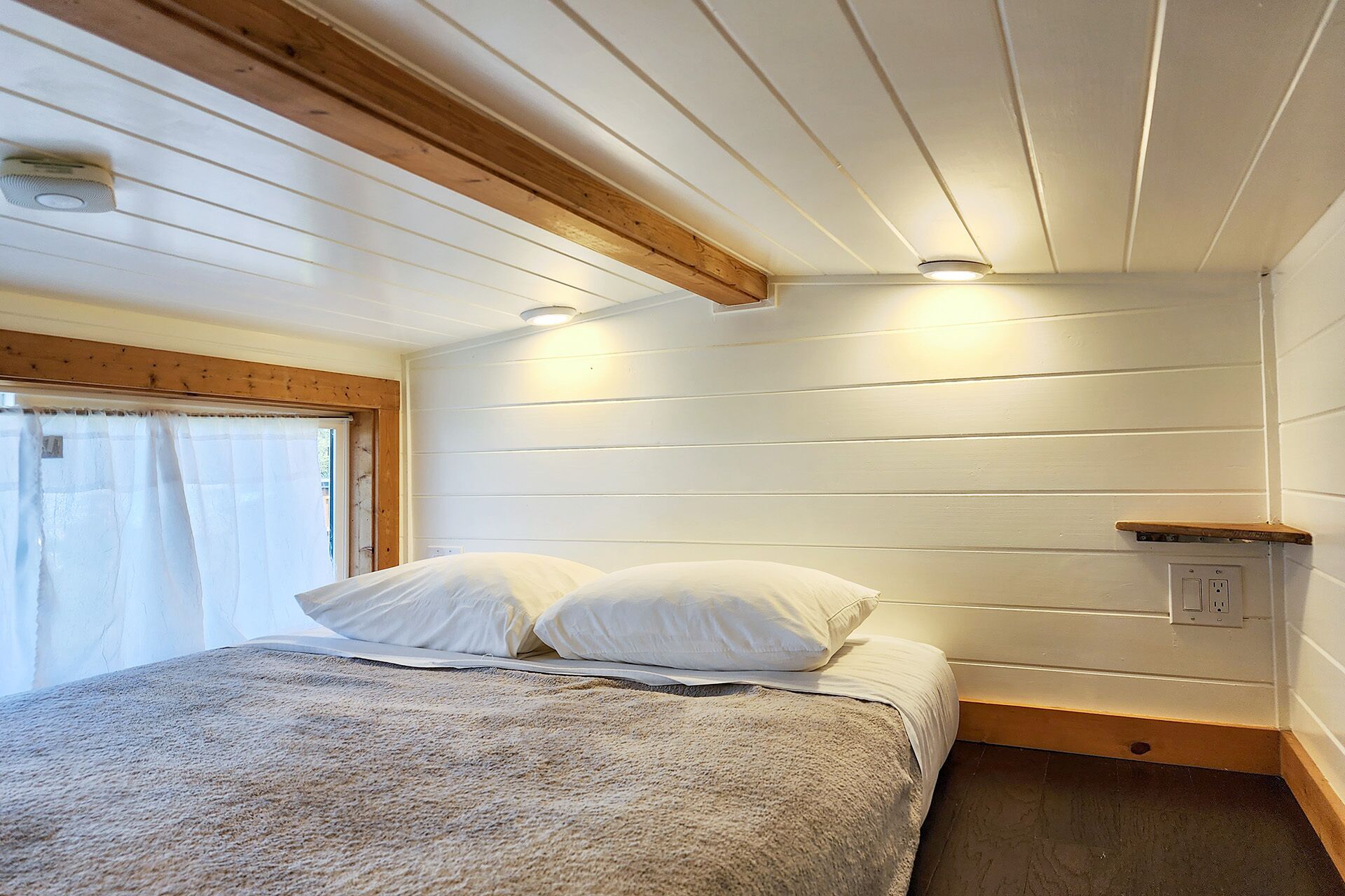 Breakers Tiny Home on the Oregon Coast! Dog Friendly!