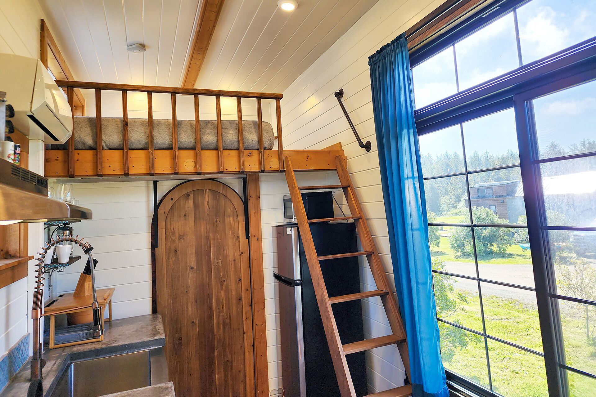Breakers Tiny Home on the Oregon Coast! Dog Friendly!