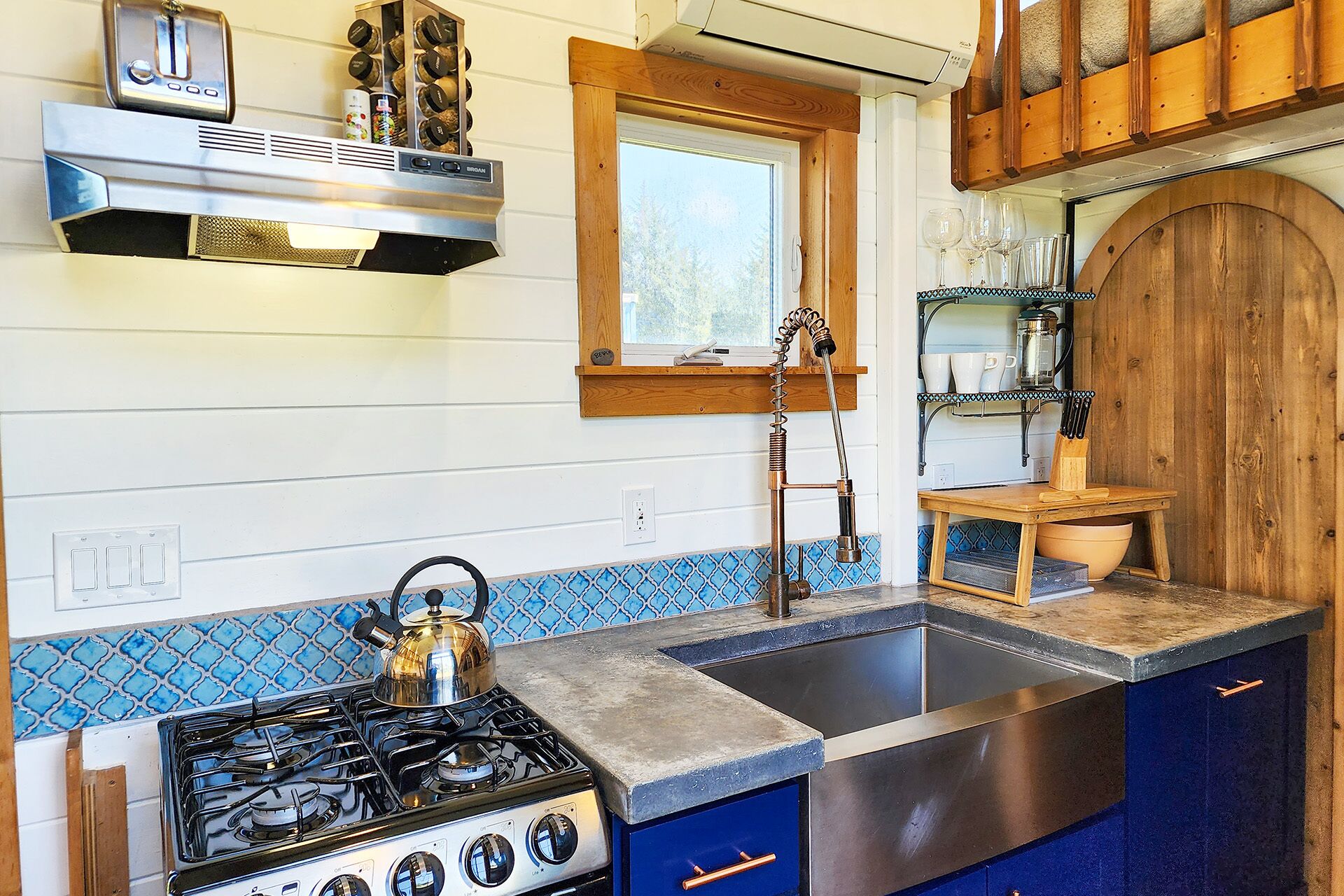 Breakers Tiny Home on the Oregon Coast! Dog Friendly!