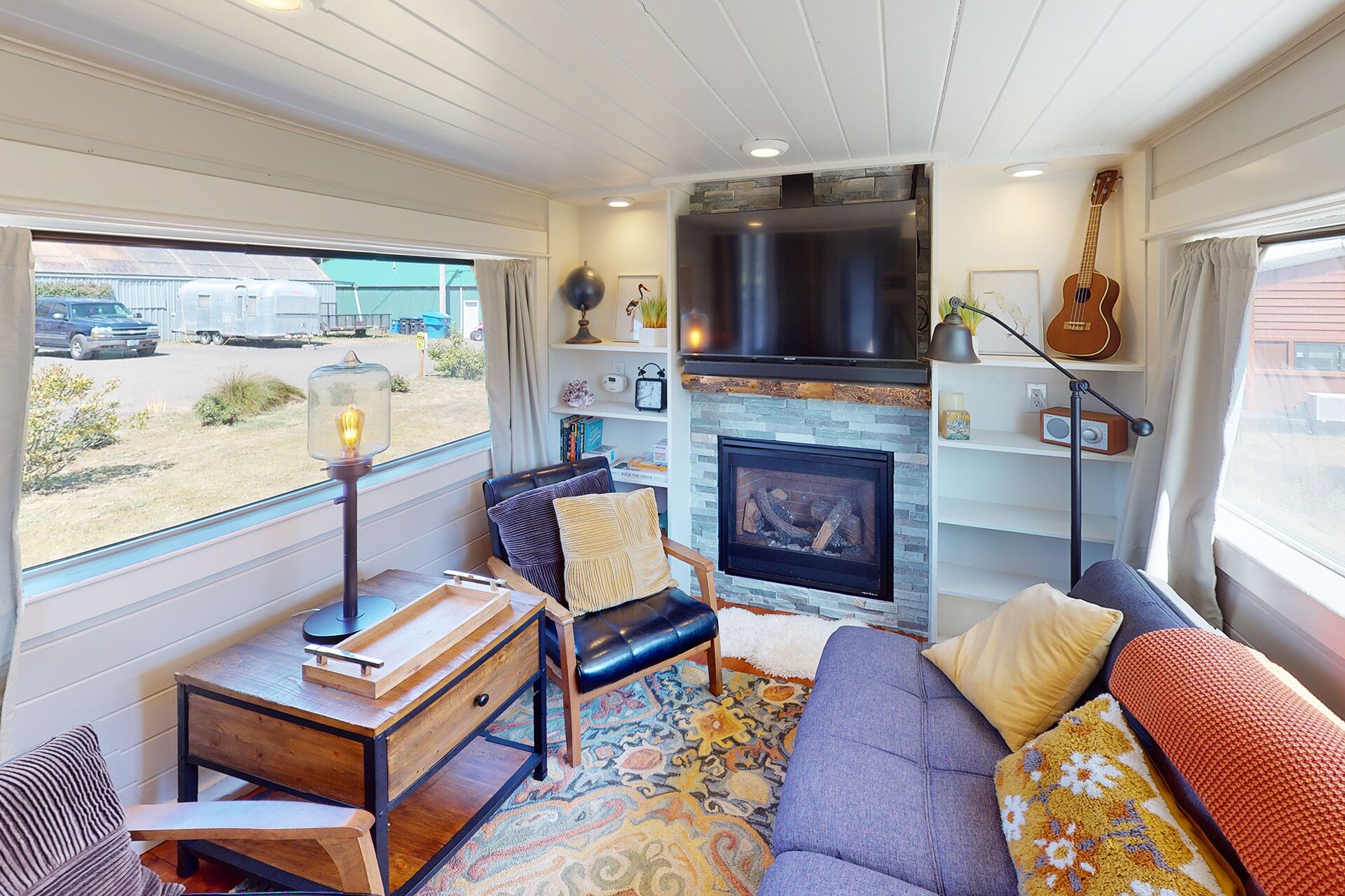 Tiny Home! Walk to Beach! Fireplace! ~ Azalea