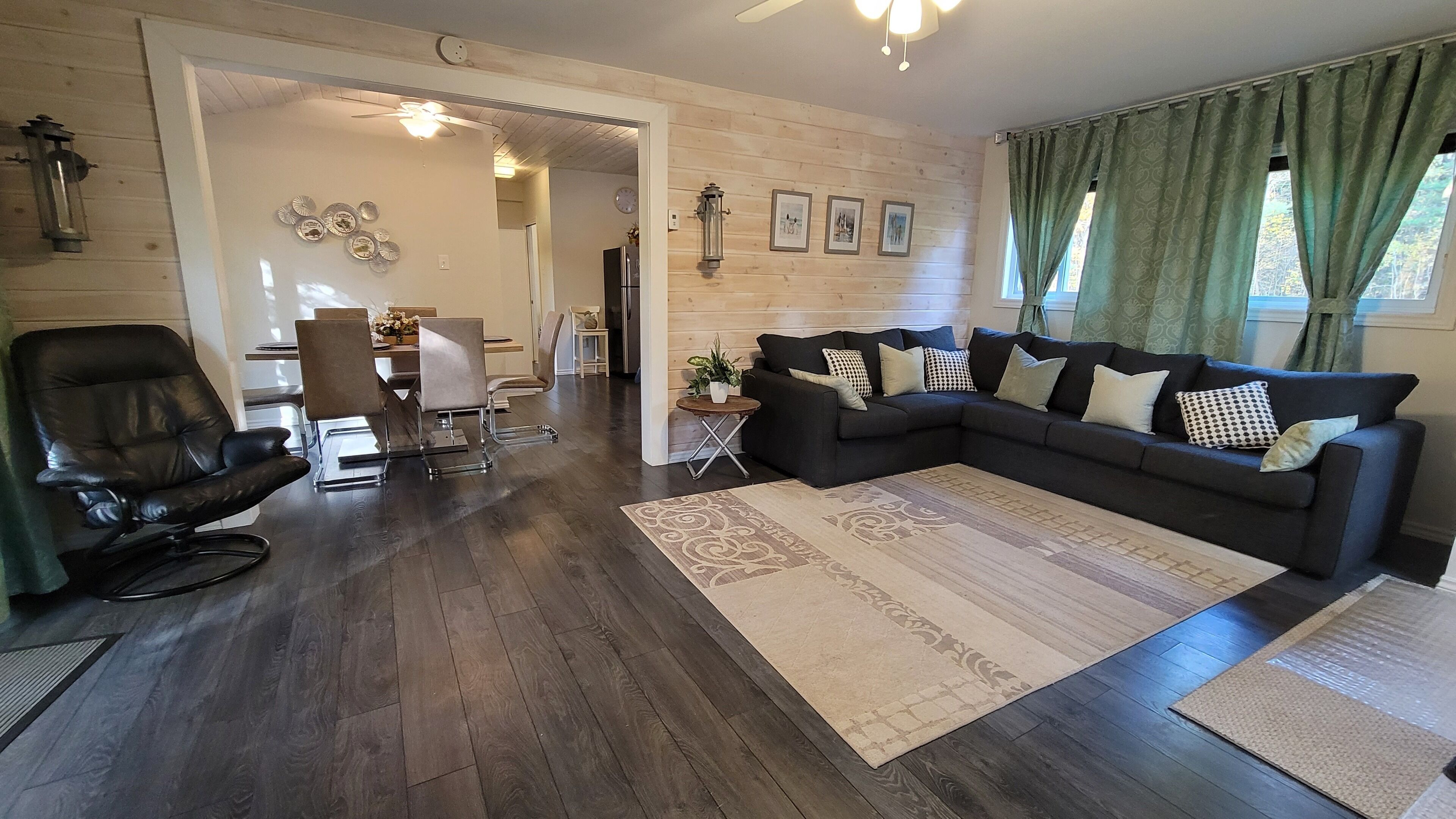 Cozy cottage by the water!