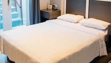 1 bedroom, in-room safe, WiFi (free), bed sheets