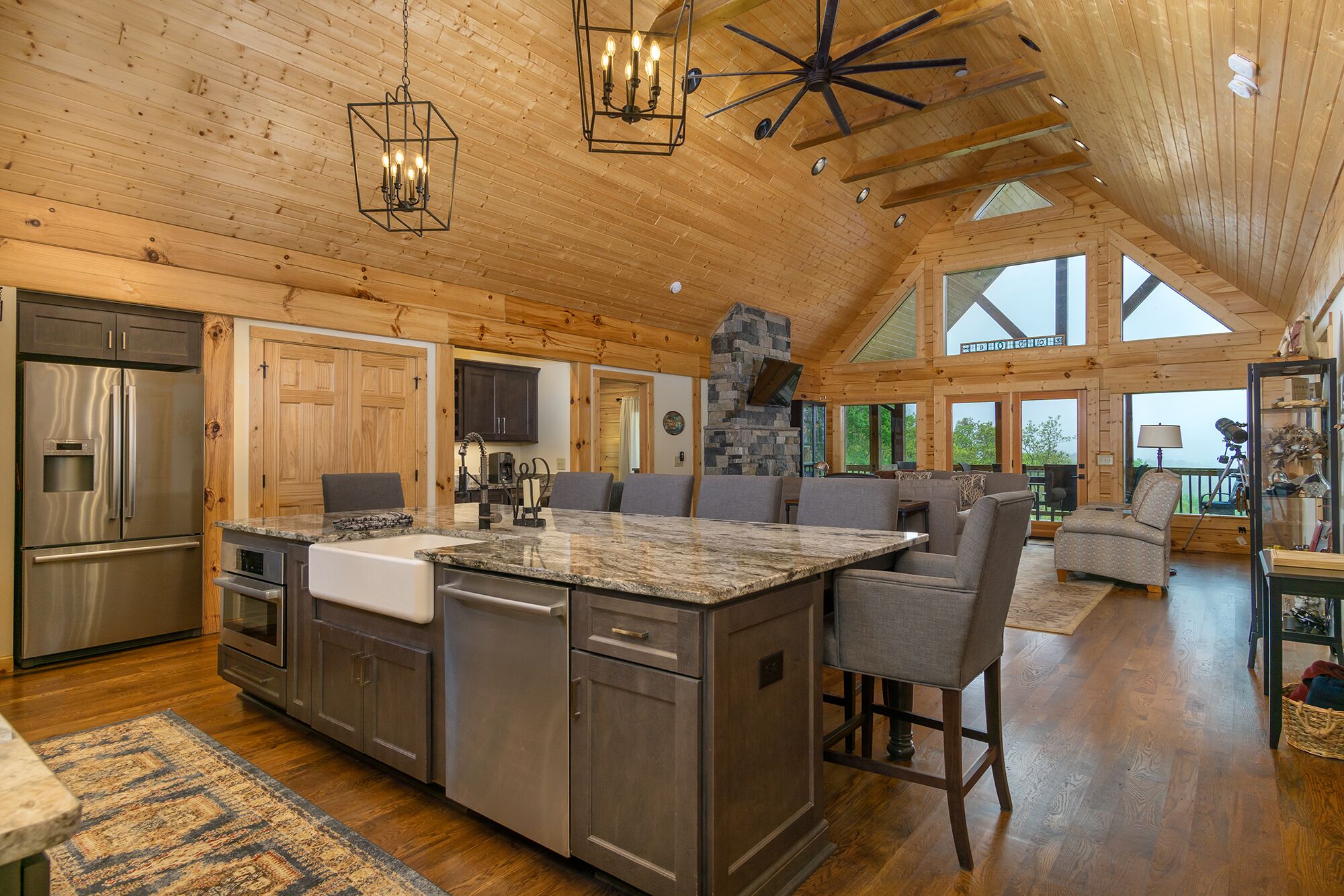 Mountain Crest | Pet-friendly Log Cabin with Mountain Views!