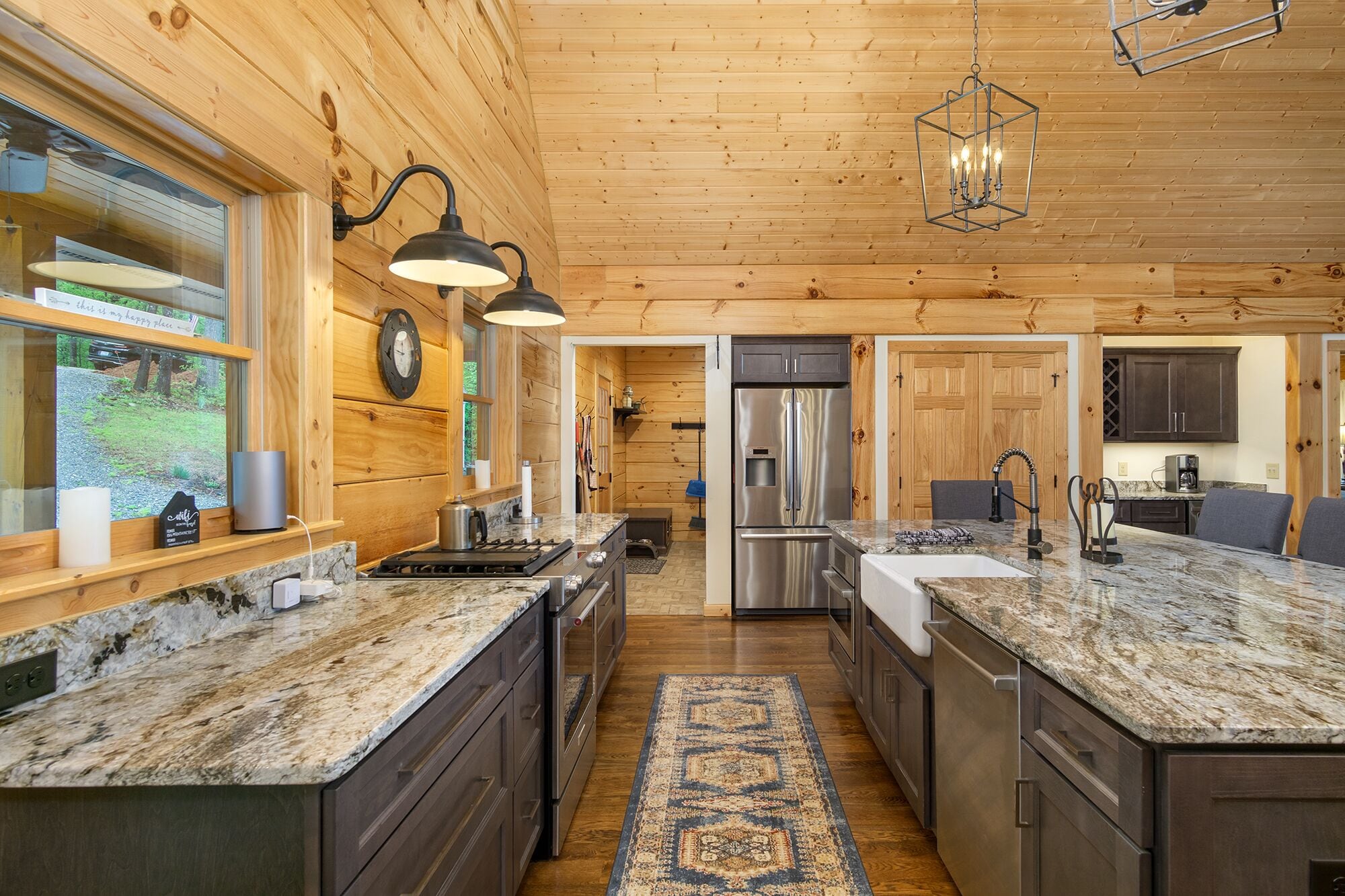Mountain Crest | Pet-friendly Log Cabin with Mountain Views!