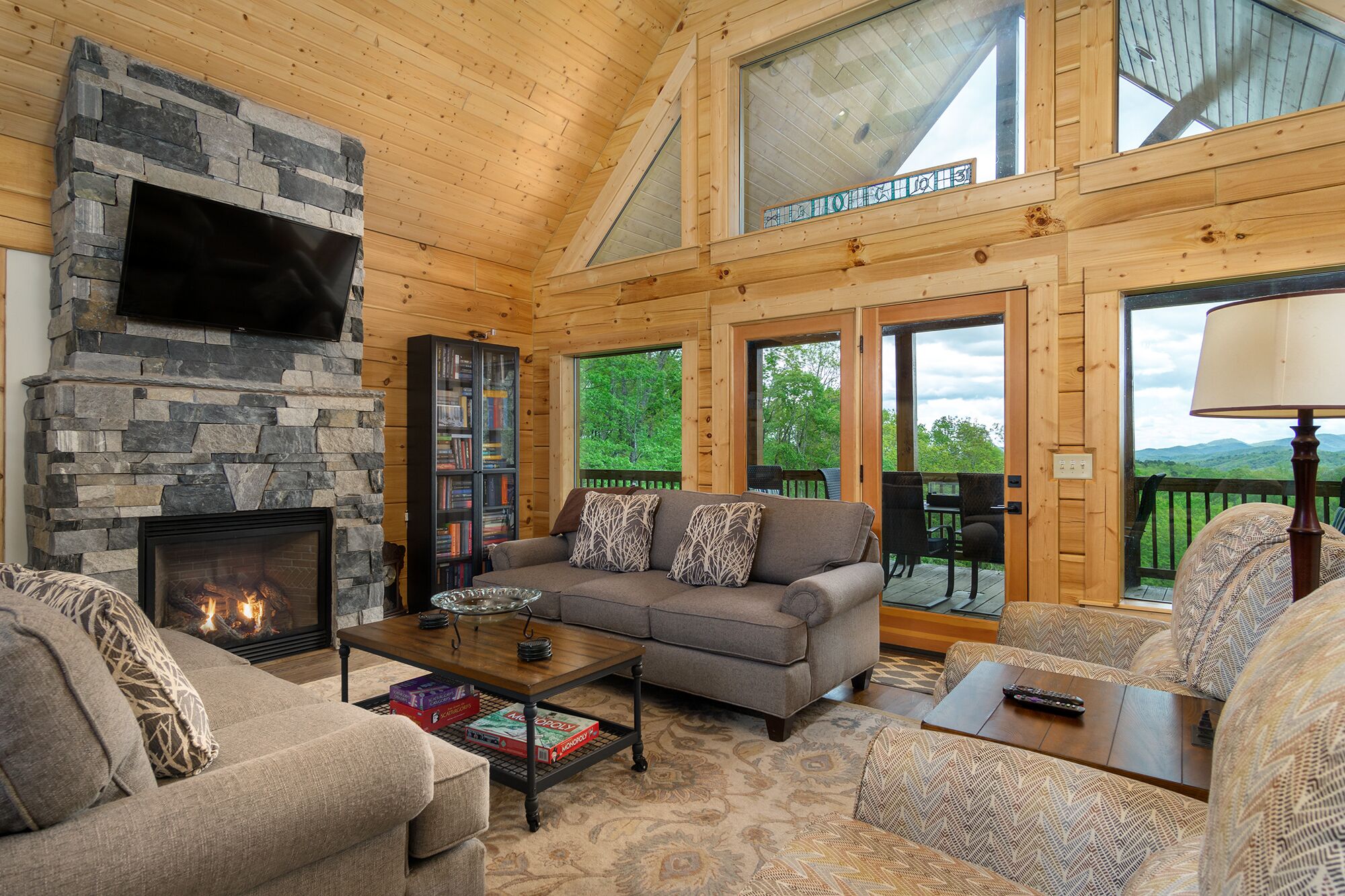 Mountain Crest | Pet-friendly Log Cabin with Mountain Views!