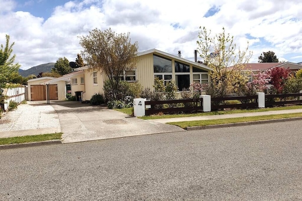 The front of the house on a very quiet culdesac.