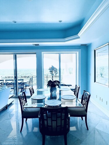 Beautiful 3 Bedroom Villa with Beautiful Sunsets n 5th Floor