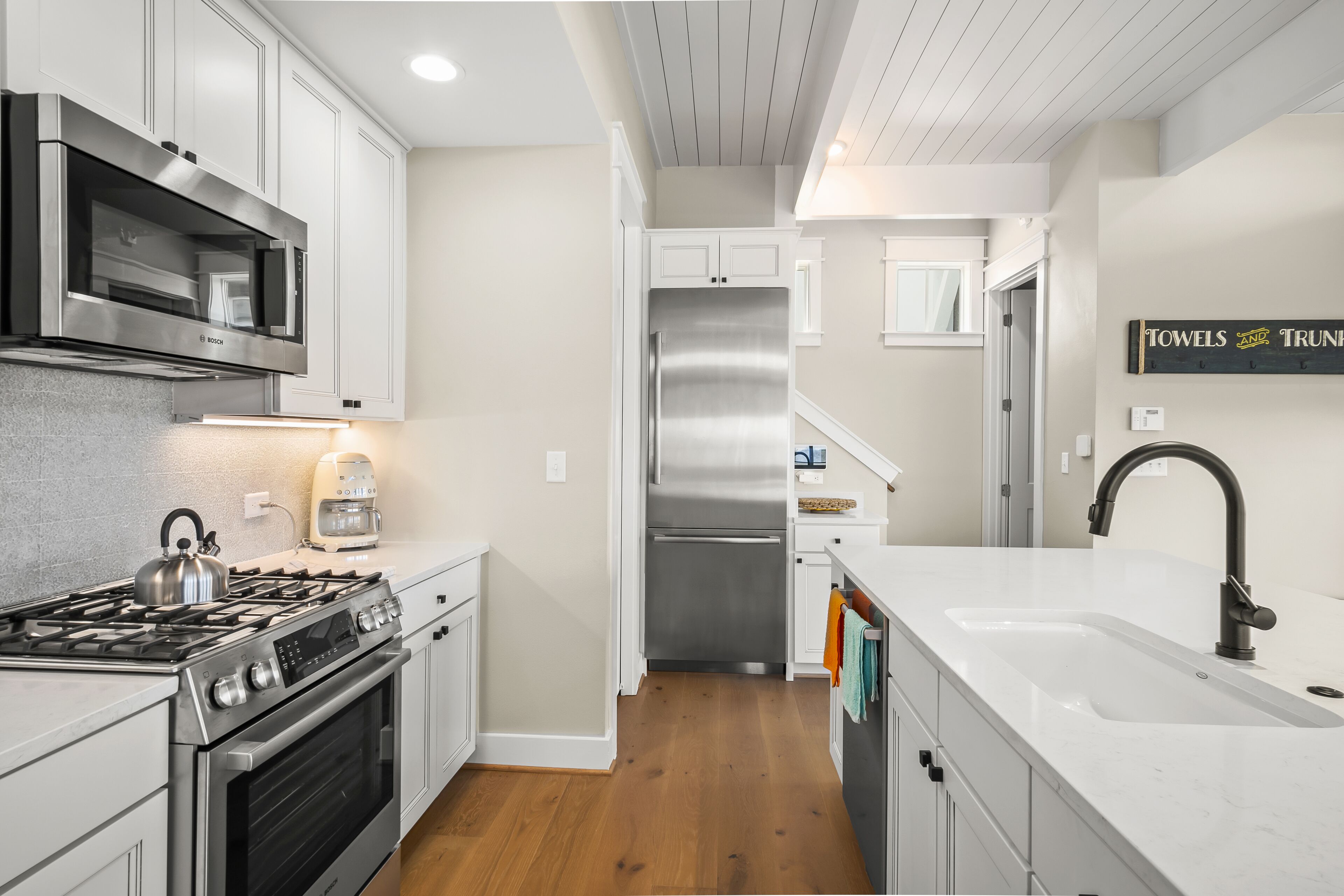 SBC19 Coastal luxury steps from the shore and resort amenities