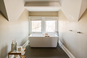 Suite | Bathroom