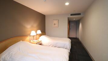 In-room safe, desk, laptop workspace, free WiFi