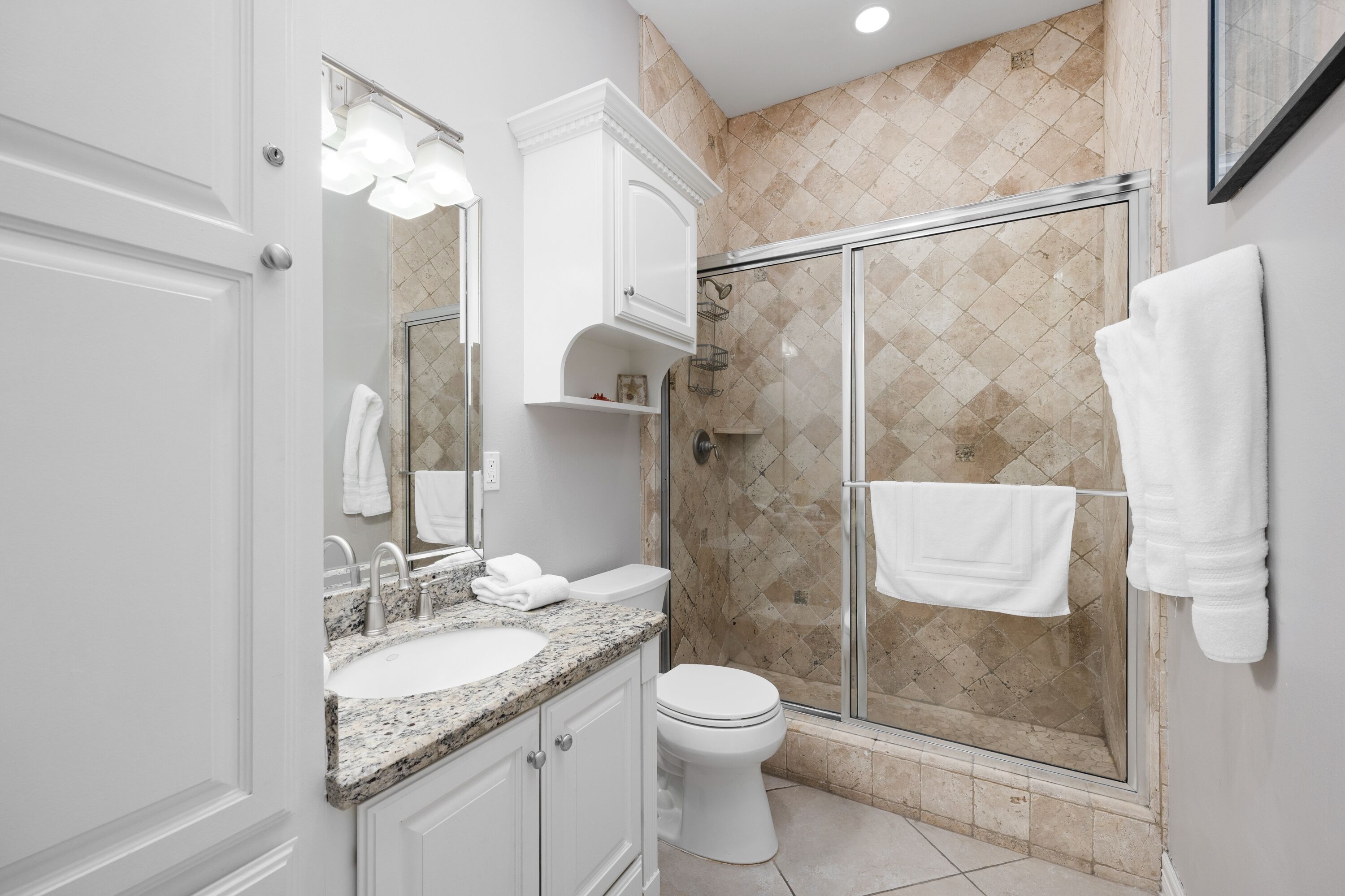 Welcoming Swordfish Condo w/ AC + Hot Tub