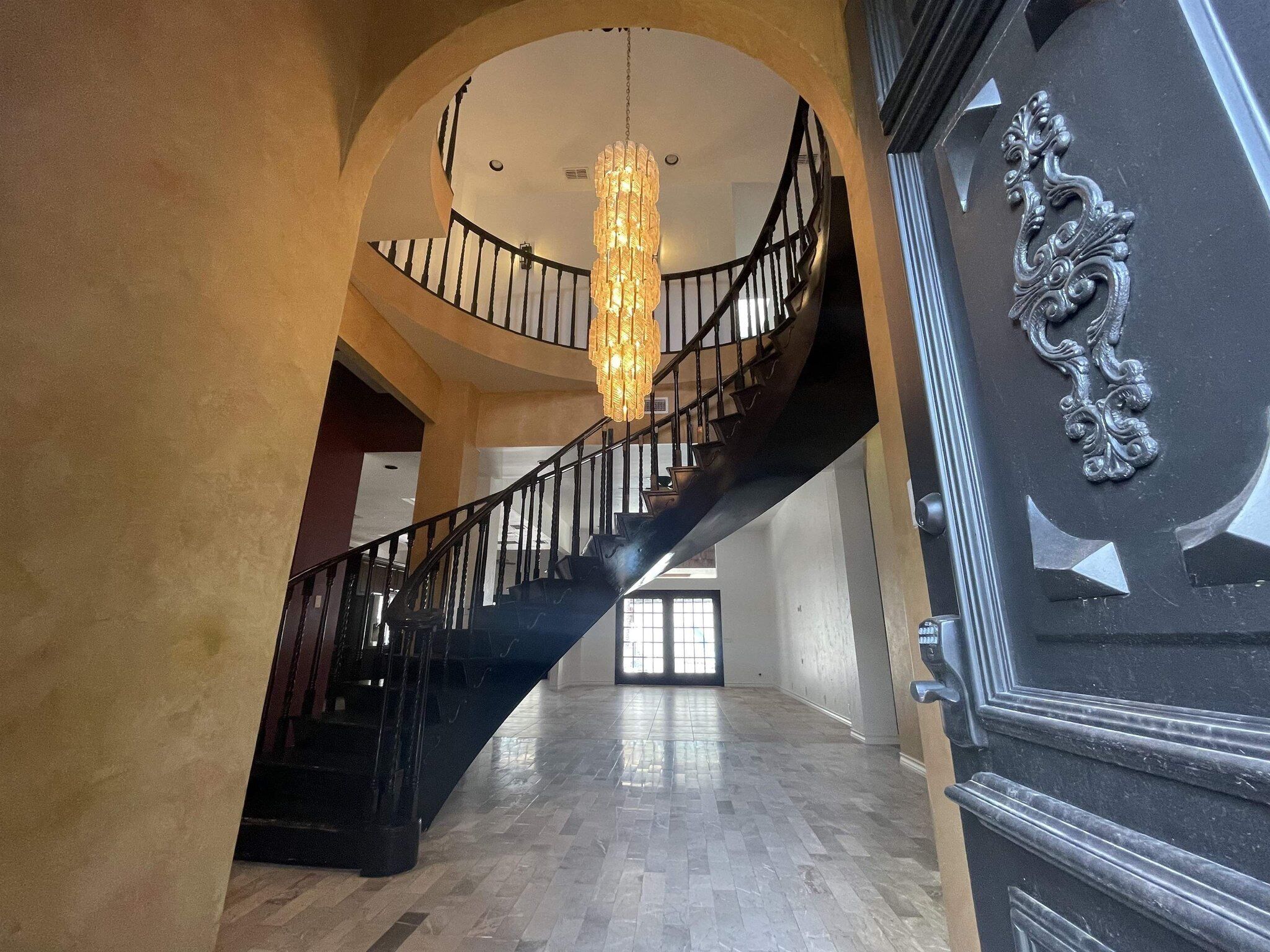 Mansion, 1st Floor for guests; large swimming pool, entertainment room; wet bar.