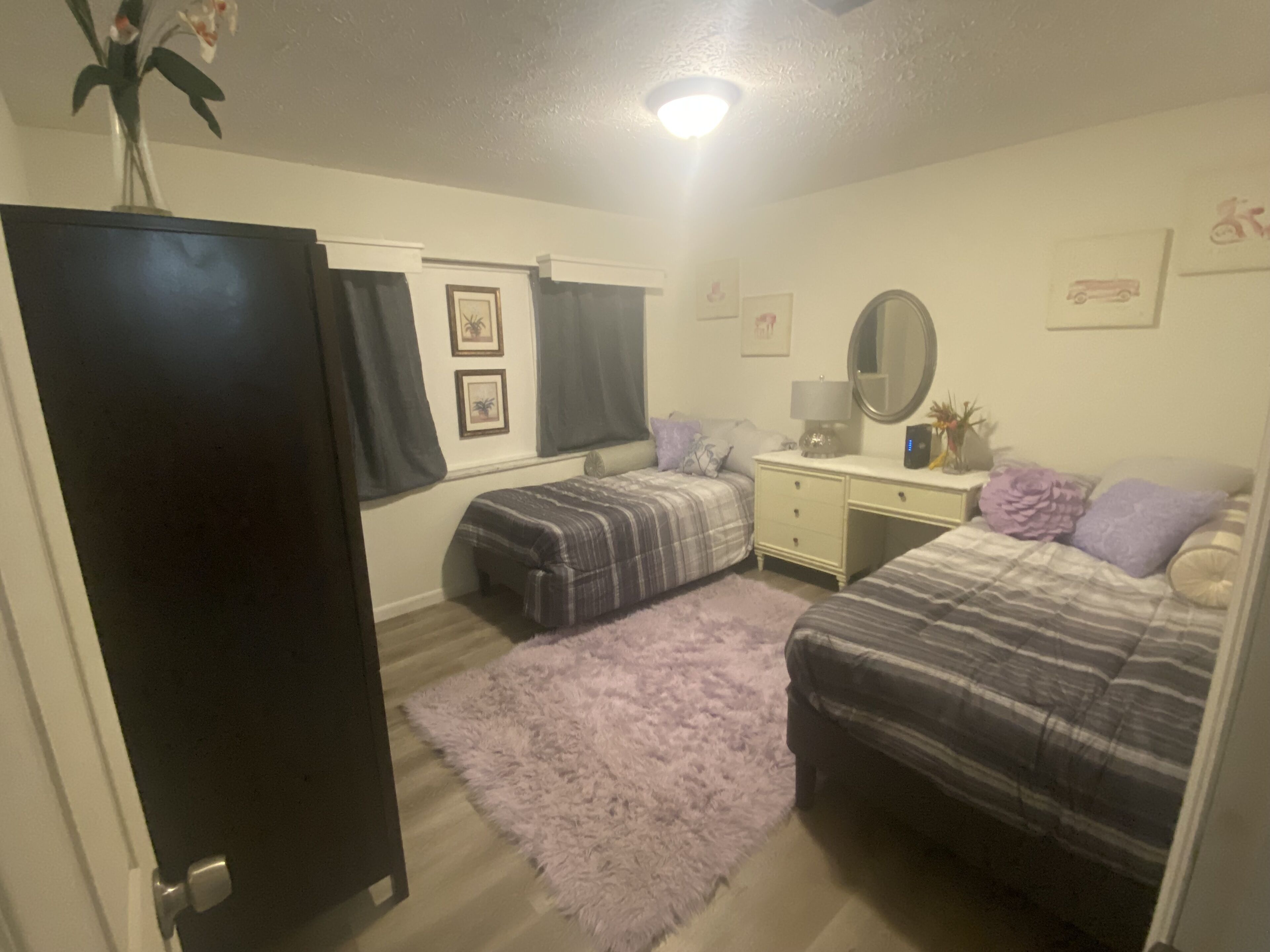 A Tropical Paradise On The Lake, 5 Minutes from Down Town