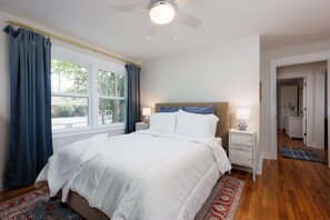 2 chambres, bureau, fer et planche à repasser, accès au Wi-Fi (inclus)