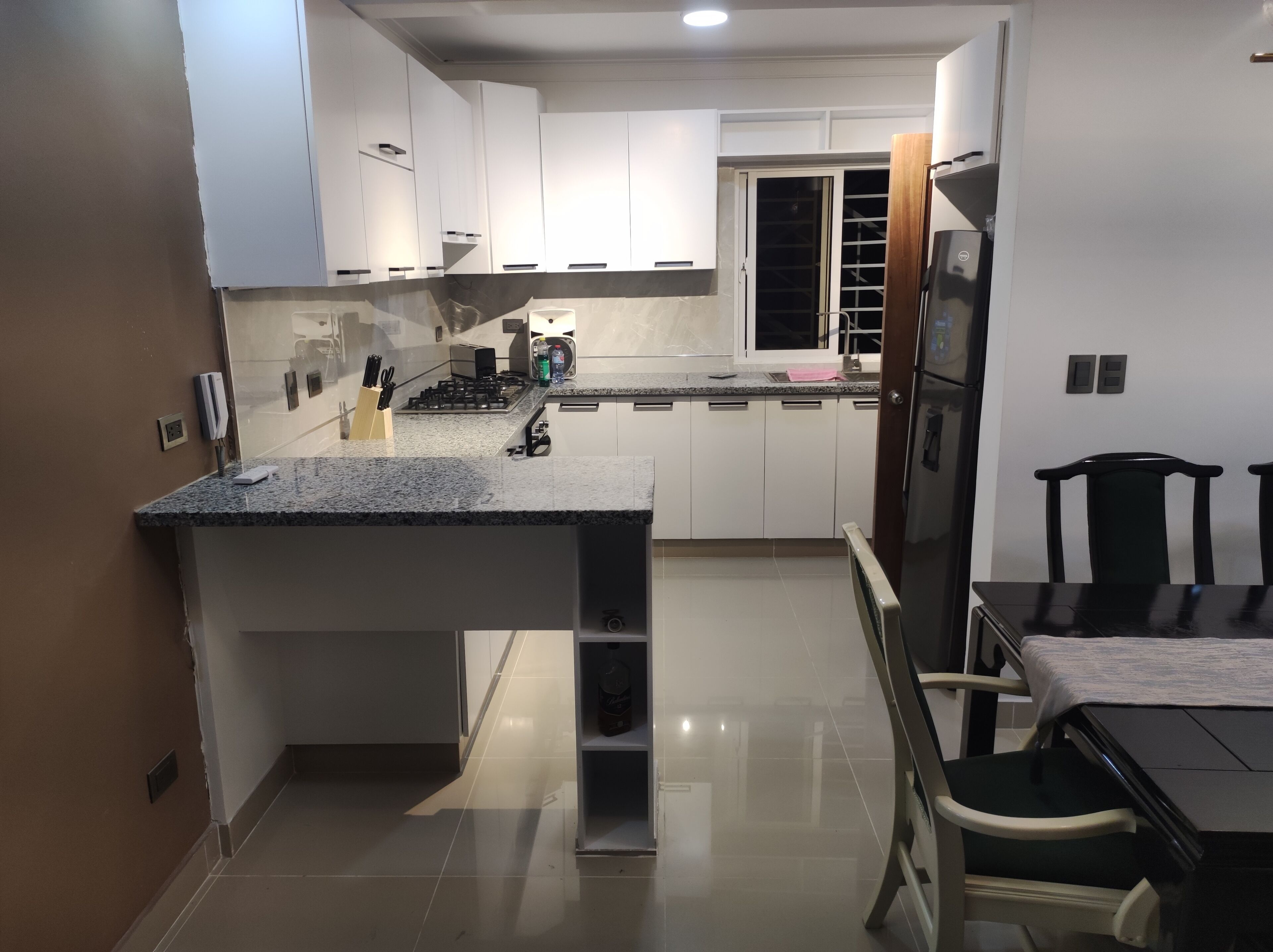 Apartment, 2 Bedrooms | Microwave