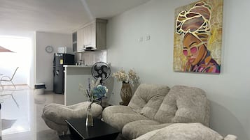 Basic Apartment | Living area