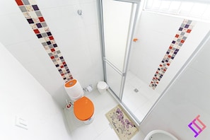 Bañera, artículos de tocador gratuitos