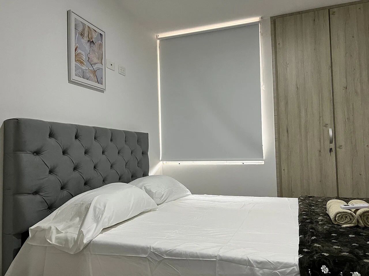 Apartamento básico | Ropa de cama de alta calidad y decoración individual