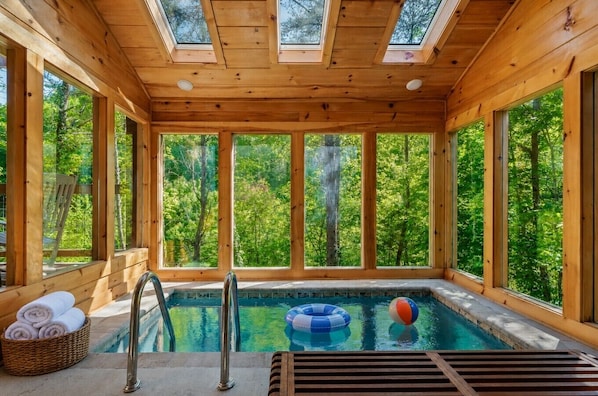 Piscine intérieure, piscine chauffée